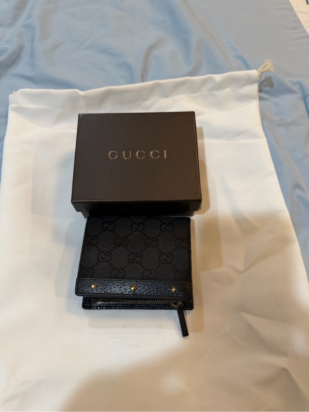 Gucci Black GG Logo Bi-Fold Wallet Credit Card Holder Studded Accents